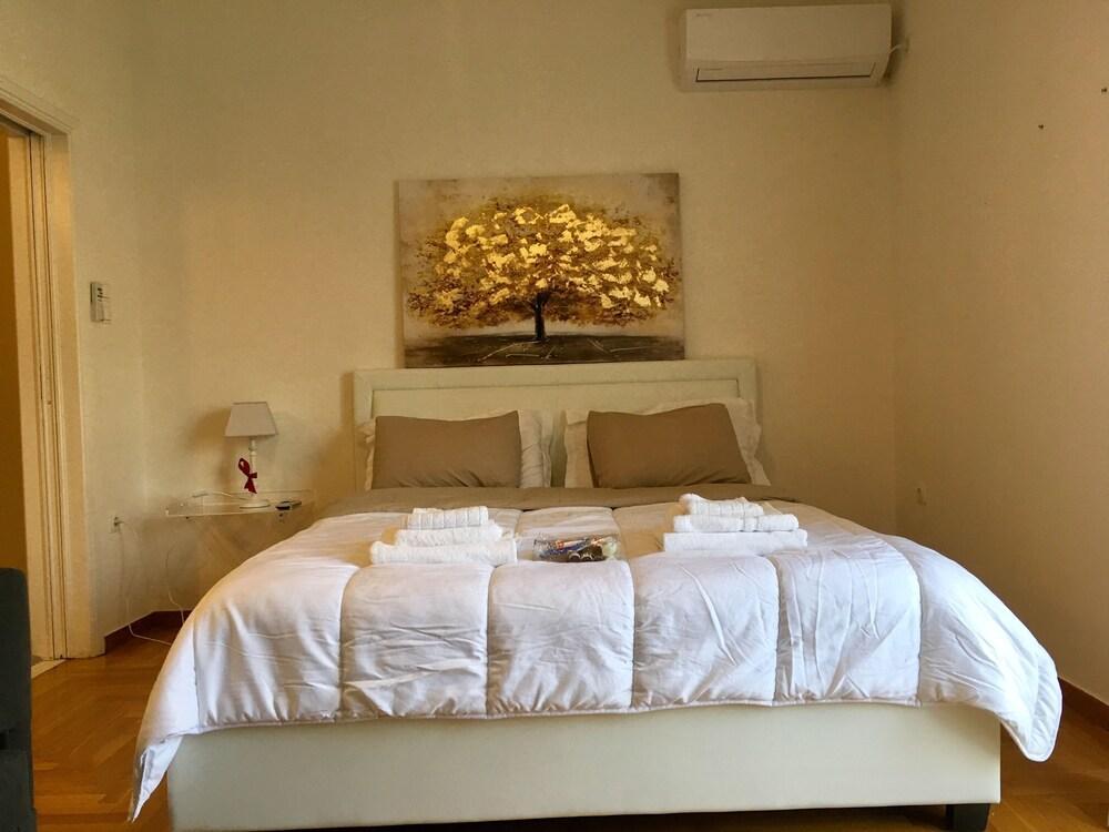 Top Sightseeing 3Rd Floor Studio On A Paved Road! أثينا المظهر الخارجي الصورة